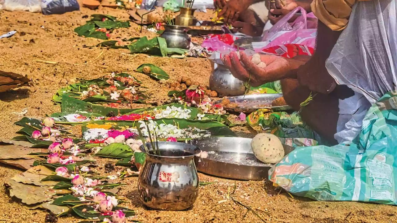 Pitru Paksha 2023: आज इस विधि से करें पूर्णिमा का श्राद्ध कर्म, जानें कब होगा प्रतिपदा तिथि का श्राद्ध