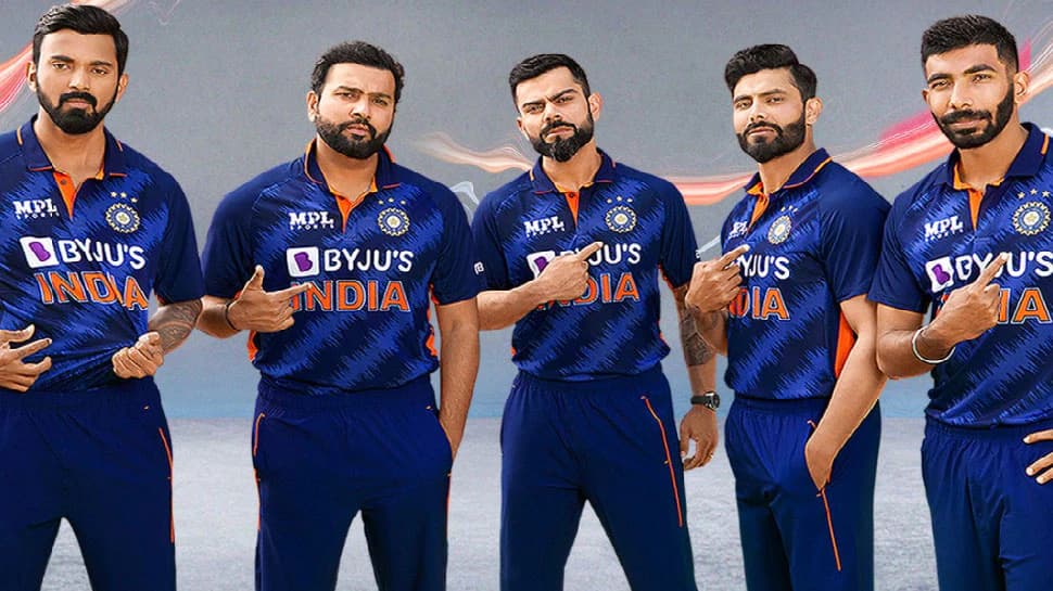 ICC T20 World Cup में स्काई ब्लू जर्सी में नजर आयेगी टीम इंडिया, देखें First Look ICC T20 World Cup में स्काई ब्लू जर्सी में नजर आयेगी टीम इंडिया, देखें First Look