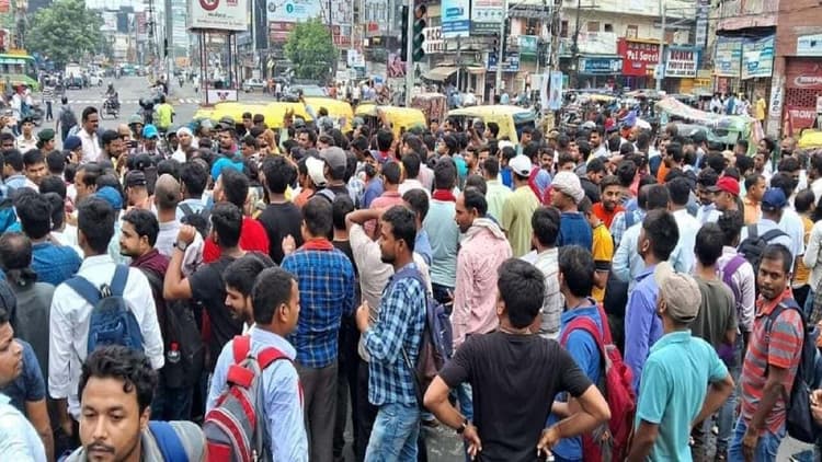 बिहार: डोमिसाइल नीति के खिलाफ आइसा ने आज से शुरू किया भूख हड़ताल, बड़ी संख्या में शामिल हुए शिक्षक अभ्यर्थी