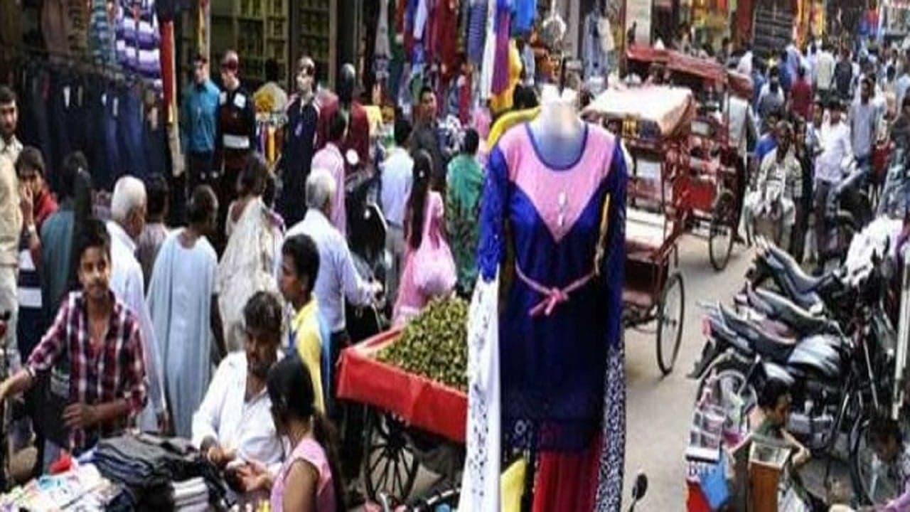 नरकटियागंज प्रशासन की कोशिशों के बाद भी अतिक्रमण की चपेट में शहर, सरकारी दफ्तरों के बाहर ज्यादा अतिक्रमण