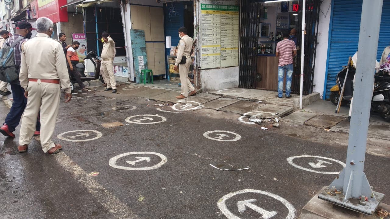 झारखंड में शराब की दुकानों पर नहीं हुई भीड़, SWIGGY कर रही है होम डिलीवरी