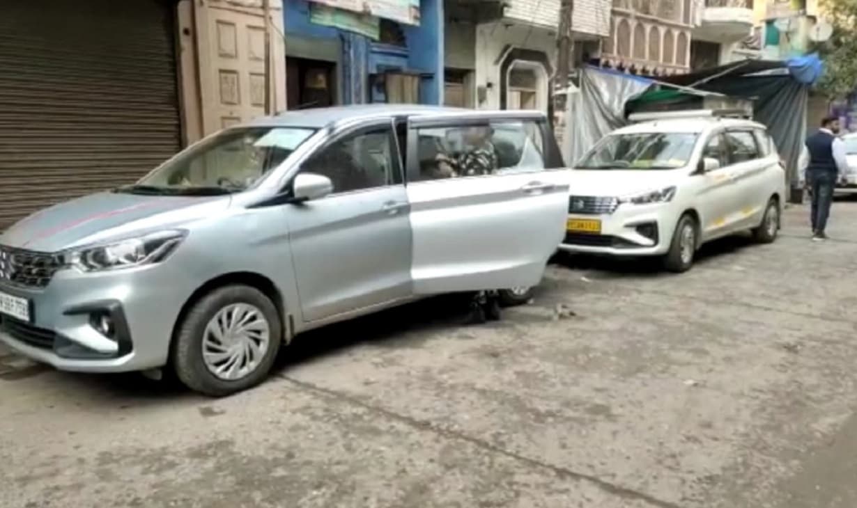 अलीगढ़ में हाजी जहीर के ठिकानों पर इनकम टैक्स की रेड दूसरे दिन भी जारी, जांच में विभाग के 150 कर्मी शामिल