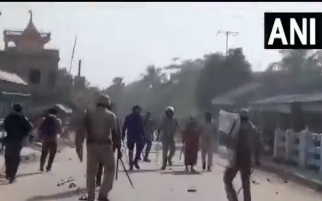 बंगाल के इस इलाके में 15 दिनों के लिए कर्फ्यू लागू, नाबालिग लड़की की मौत के बाद स्थिति बिगड़ी