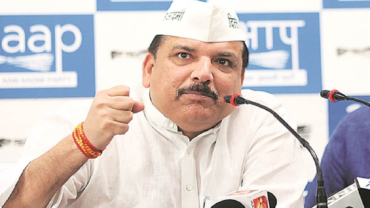 Gujarat Election: गुजरात में BJP और AAP के बीच सीधा मुकाबला, आम आदमी पार्टी के नेता संजय सिंह का दावा