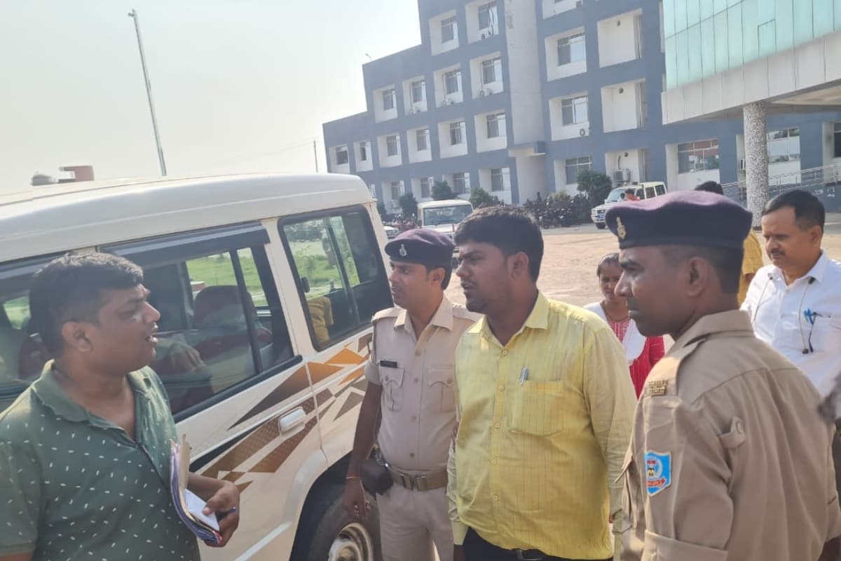 झारखंड: ACB ने 20 हजार घूस लेते DSE ऑफिस के कर्मी को किया गिरफ्तार, पेंशन स्वीकृति को लेकर मांग रहा था रिश्वत