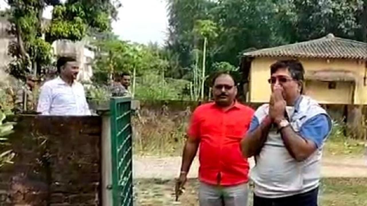 तेनुघाट के जिस क्वार्टर में कर्नाटक के एडीजी के भास्कर राव का बीता था बचपन, 51 वर्ष बाद उसे देख हुए नतमस्तक