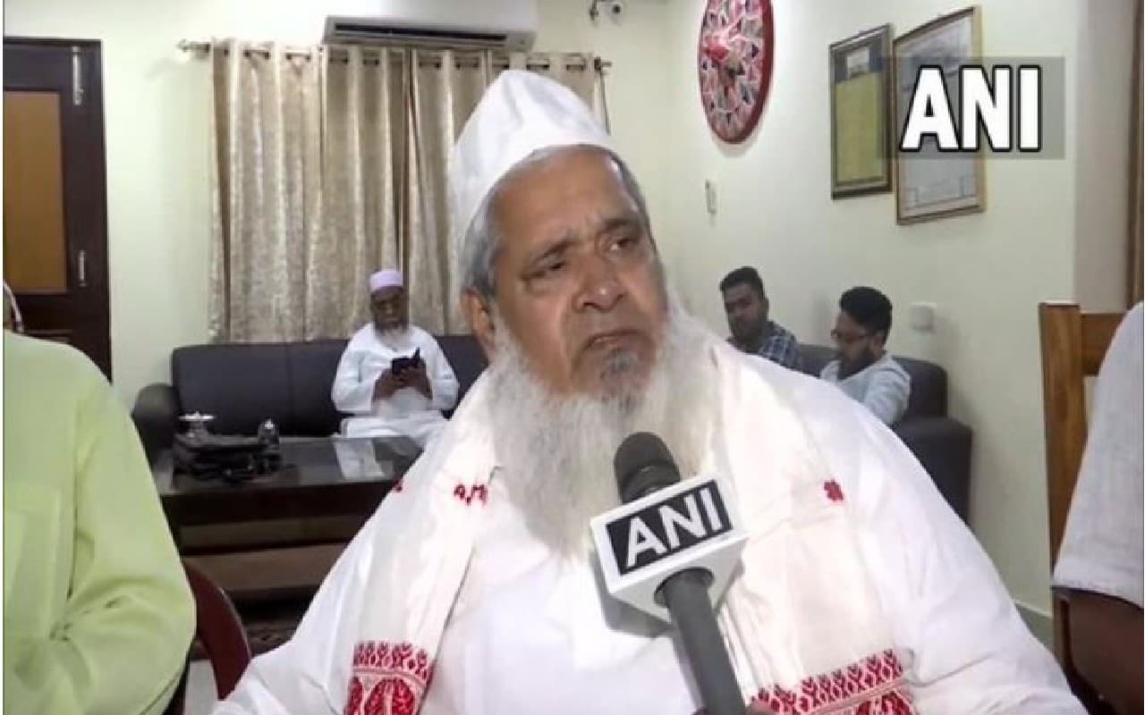 जिन लोगों की वजह से पूरे मुस्लिम को जिहादी कहा जाता है,वे आतंकवादी हैं,उन्हें गोली मार दो-बदरुद्दीन अजमल