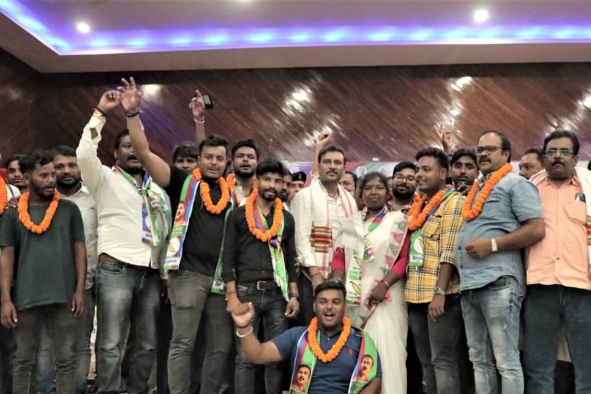 झारखंड: आजसू मिलन समारोह में सुदेश महतो ने हेमंत सरकार पर साधा निशाना, तुष्टिकरण की राजनीति का लगाया आरोप