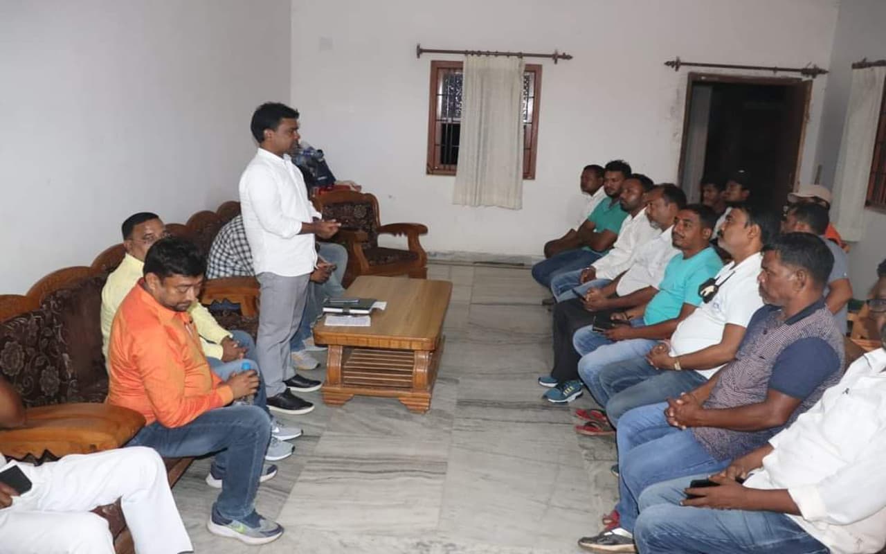 सरायकेला के चांडिल में 18 अक्टूबर को AJSU का प्रमंडल स्तरीय कार्यकर्ता सम्मेलन,तैयारियों को लेकर हुआ मंथन