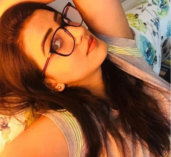 देखें भोजपुरी स्टार अक्षरा सिंह की शानदार तस्वीरें