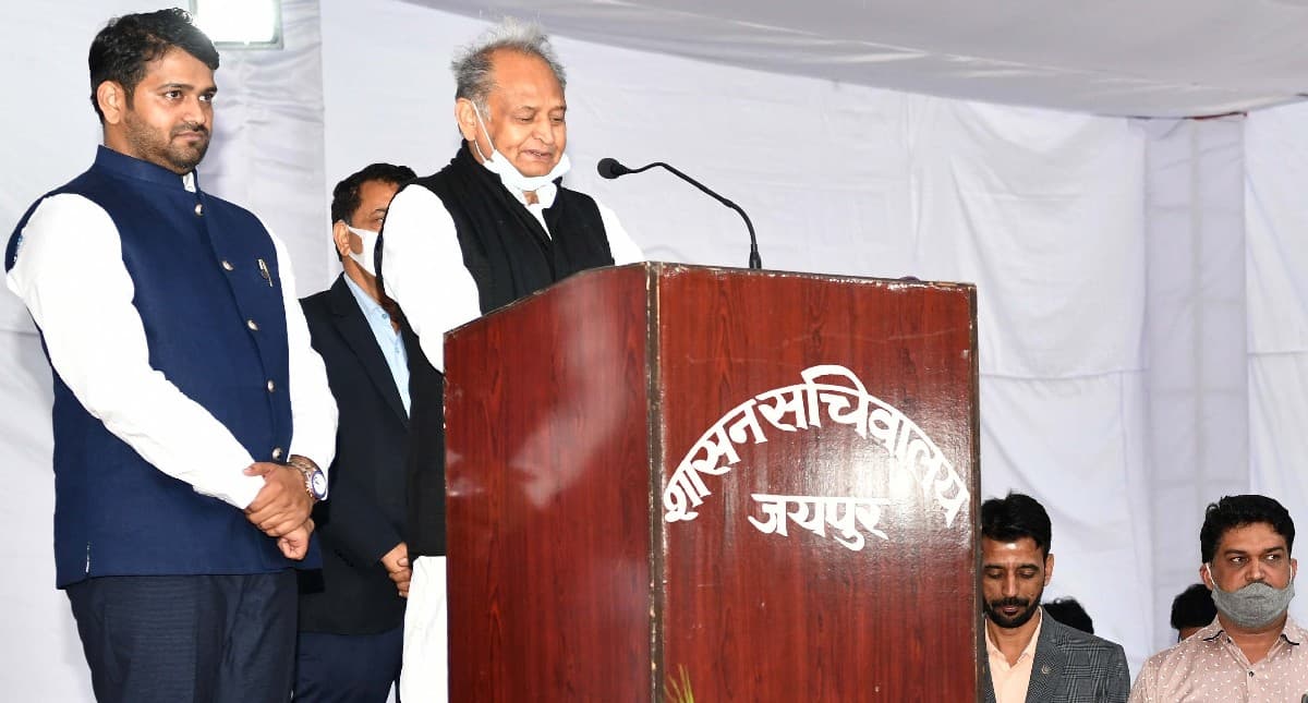 Rajasthan News: गहलोत कैबिनेट में भ्रष्ट को बाया जा रहा है मंत्री! कुछ कांग्रेस विधायक हुए नाराज