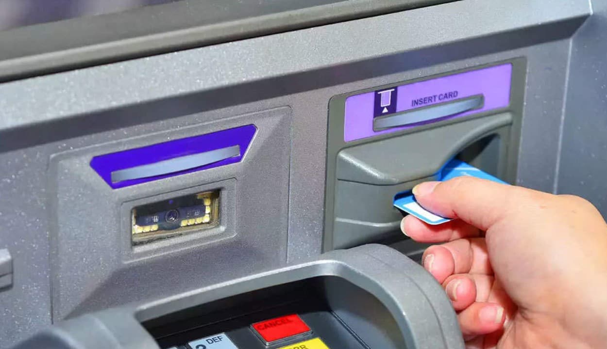 1 अगस्त के बाद ATM से पैसा निकालना पड़ेगा भारी, डेबिट-क्रेडिट कार्ड का इस्तेमाल करना होगा महंगा, जानिए कैसे?