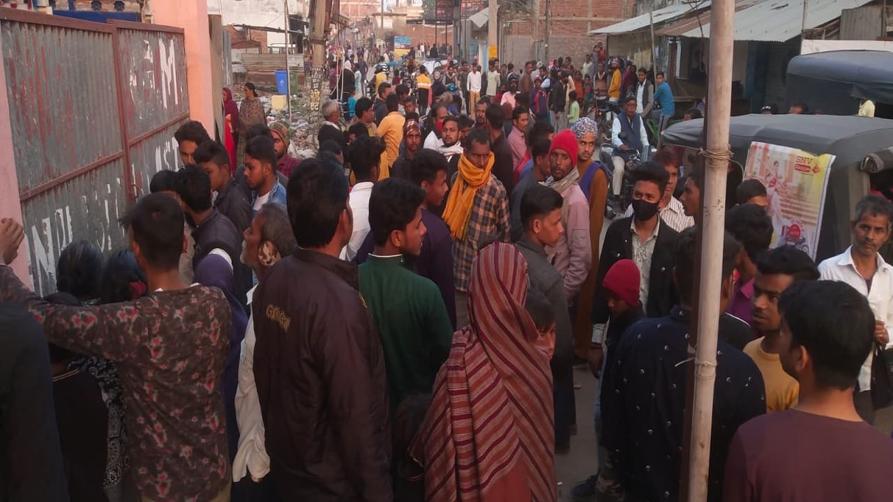 Bihar News: औरंगाबाद में कबाड़ी दुकान में विस्फोट, काम कर रहे दो मजदूरों की मौत, एक की हालत गंभीर