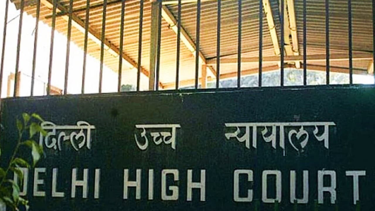 फर्जी आधार कार्ड बनवाकर 400 से अधिक लोगों ने ली नौकरी, दिल्ली हाईकोर्ट ने UIDAI को दिया ये ऑर्डर