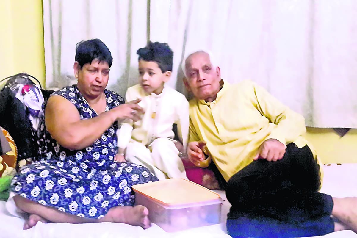 World Senior Citizens Day: बुढ़ापे की लाठी बेटा ही क्यों, बेटियां क्यों नहीं