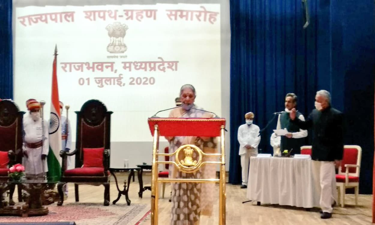 आनंदीबेन पटेल ने राज्यपाल पद की ली शपथ, सीएम शिवराज ने कहा- इनके मार्गदर्शन में राज्य का होगा और विकास