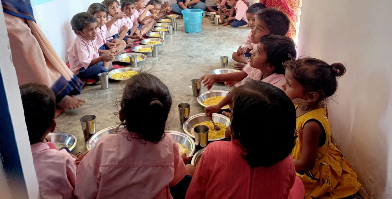Garhwa : आंगनबाड़ी के बच्चों से पदाधिकारी पूछेंगे, पांच साल पहले खिचड़ी खाया या नहीं