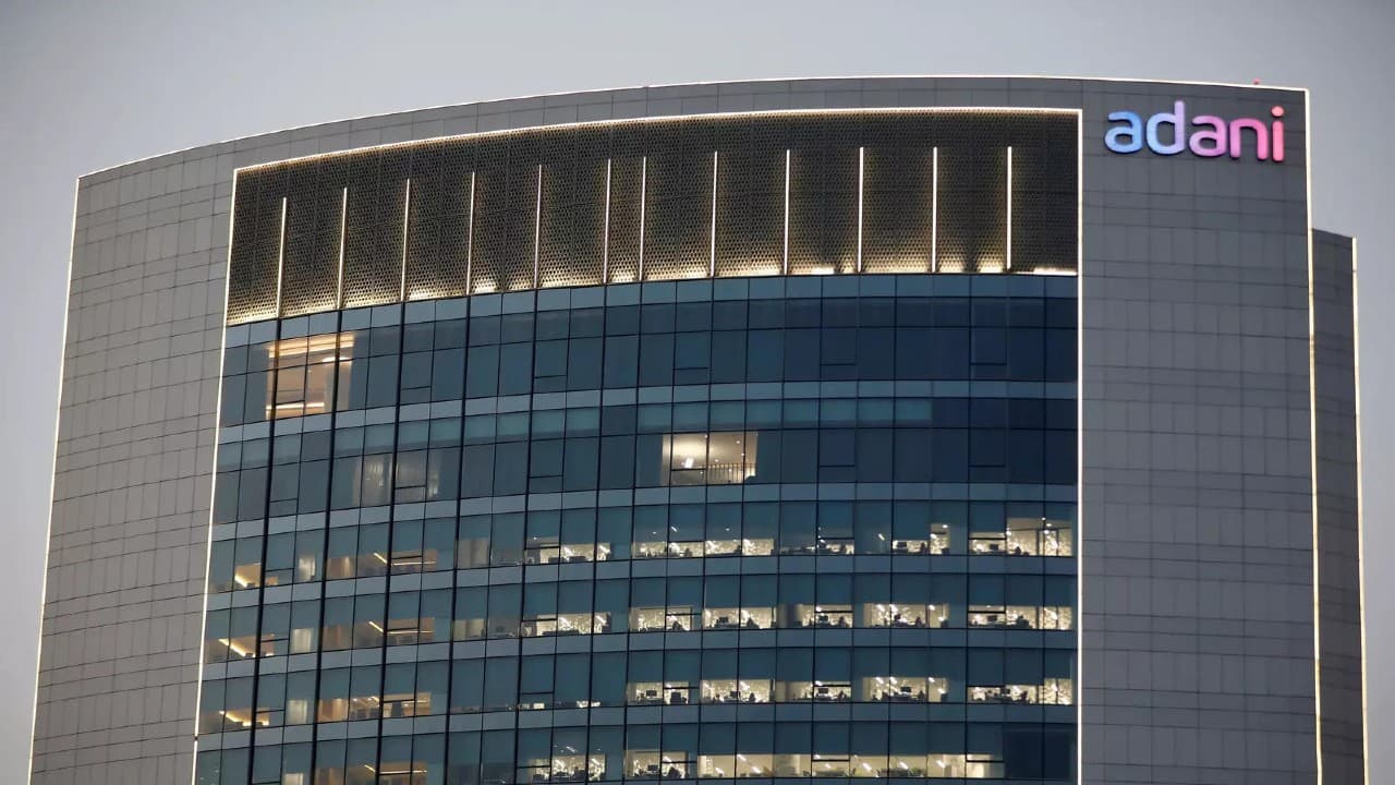 Adani के लिए एक और बुरी खबर, SEBI कर रहा FPO से जुड़े निवेशकों की जांच, यहां पढ़ें पूरी रिपोर्ट