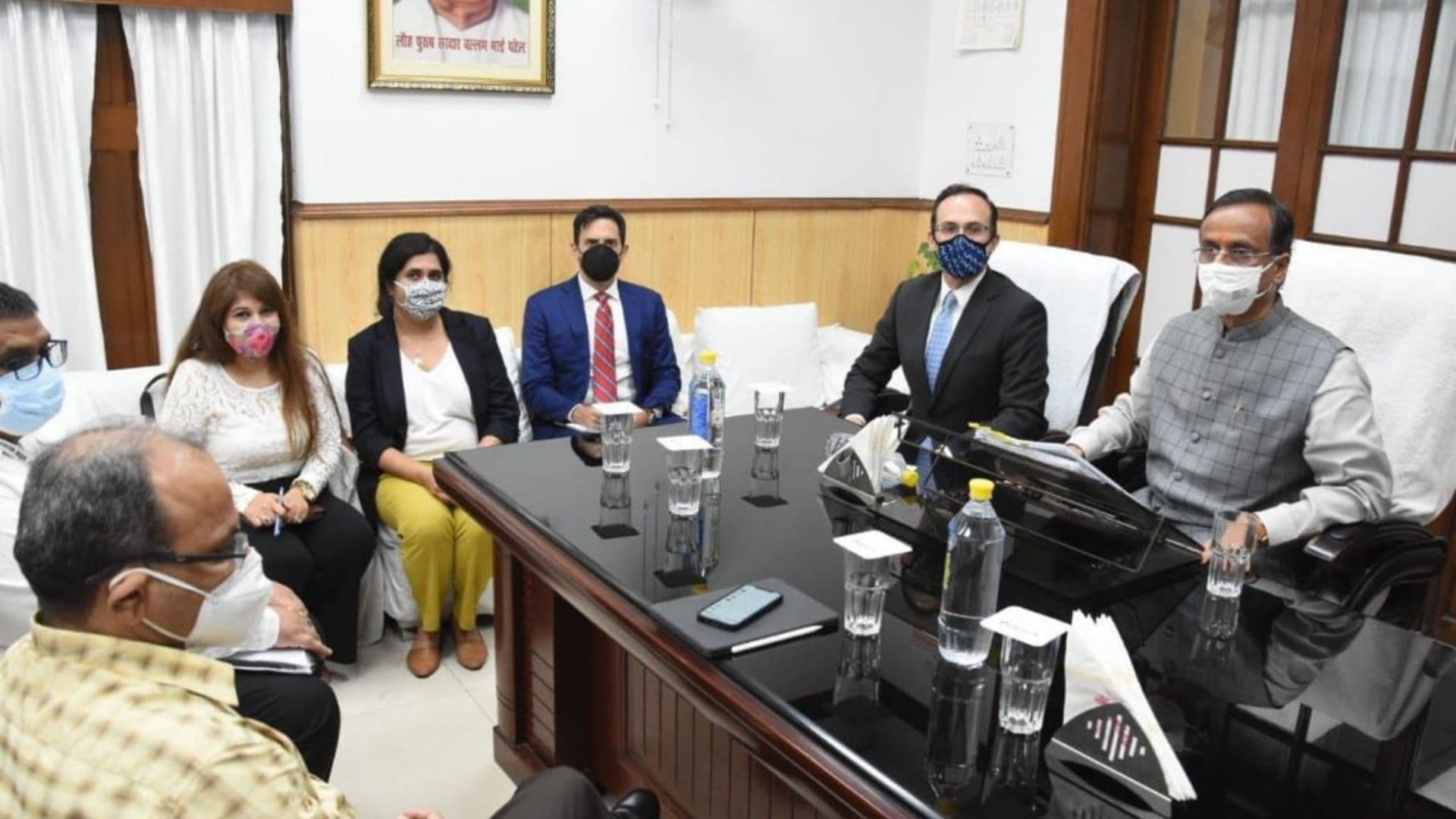 अमेरिकन यूनिवर्सिटी का यूपी में बन सकता है ऑफ कैम्पस, डिप्टी सीएम दिनेश शर्मा को मिला प्रस्ताव अमेरिकन यूनिवर्सिटी का यूपी में बन सकता है ऑफ कैम्पस, डिप्टी सीएम दिनेश शर्मा को मिला प्रस्ताव