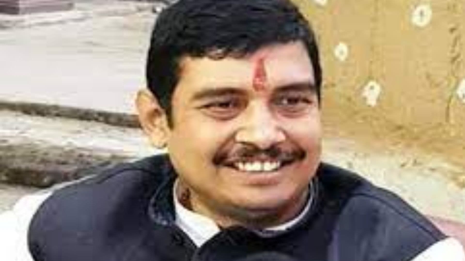 सांसद पर दुष्कर्म का आरोप लगाने वाली युवती ने SC के सामने खुद को लगायी आग, फेसबुक पर शेयर किया LIVE VIDEO