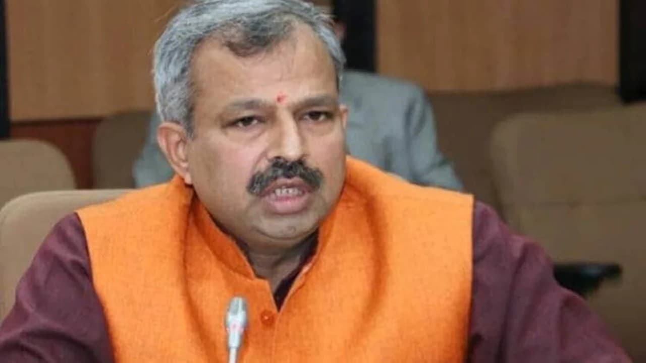 महाठग सुकेश चंद्रशेखर की चिट्ठी पर BJP ने केजरीवाल े किया सवाल, सत्येंद्र जैन को क्यों नहीं हटाते