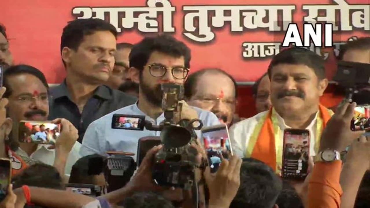 महाराष्ट्र सियासी संकट के बीच आदित्य ठाकरे का दावा, वापस आना चाहते हैं किडनैप किए गए 15 विधायक