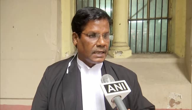 ममता बनर्जी की कुर्सी पर खतरा! बंगाल में उपचुनाव के तारीखों की घोषणा नहीं करने पर हाईकोर्ट में जनहित याचिका ममता बनर्जी की कुर्सी पर खतरा! बंगाल में उपचुनाव के तारीखों की घोषणा नहीं करने पर हाईकोर्ट में जनहित याचिका
