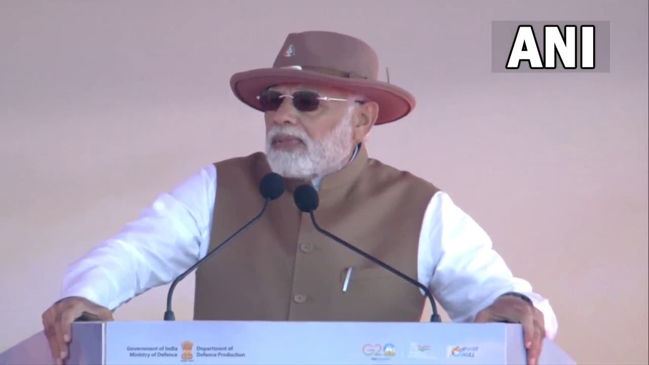 Aero India 2023: बेंगलुरु में एशिया का सबसे बड़ा एयरो शो शुरू, PM मोदी बोले-भारत पर पूरे विश्व का बढ़ा विश्वास