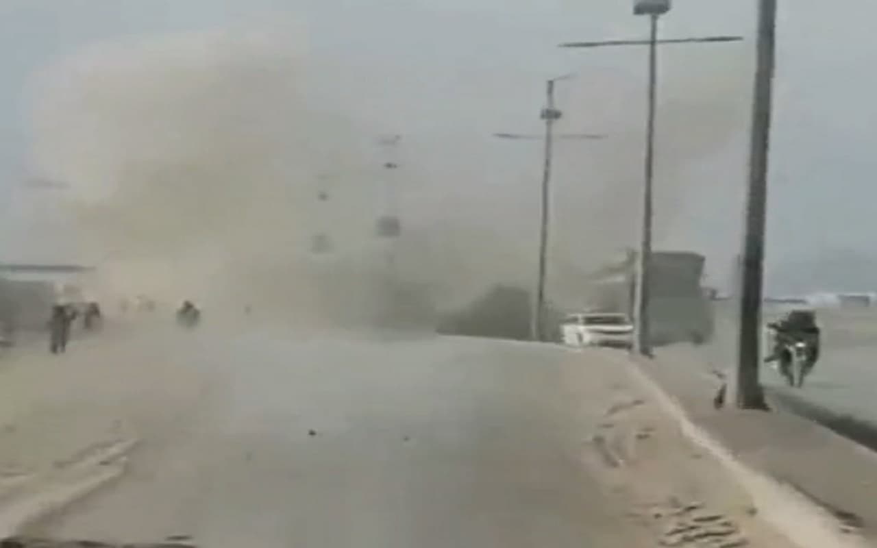 अफगानिस्तान ने दूसरी बार पाकिस्तान सीमा पर की भारी गोलीबारी, महिलाएं और बच्चों समेत 15 घायल