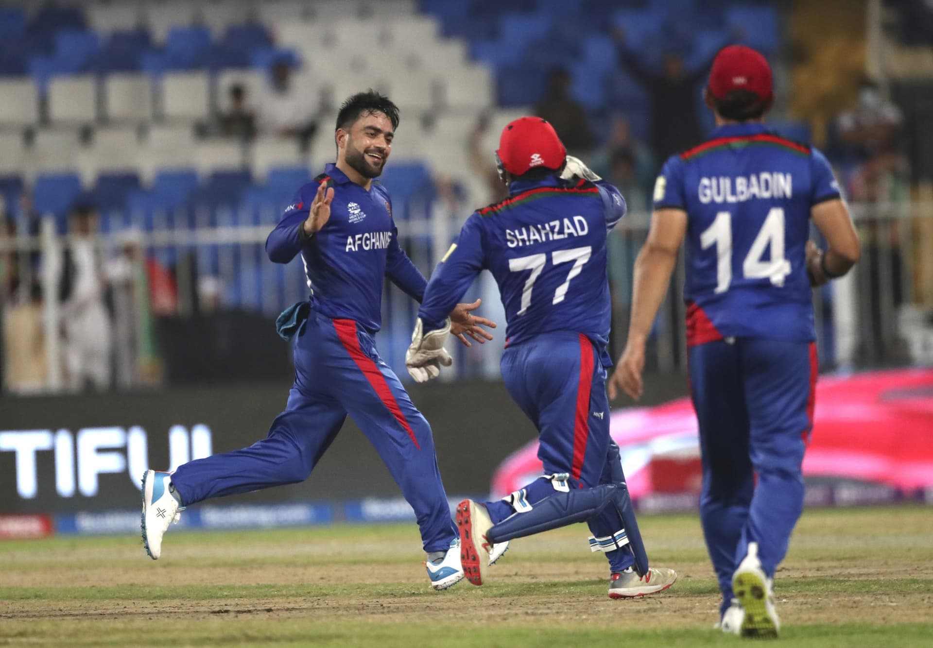 AFG vs SCO T20 WC: अफगानिस्तान ने स्कॉटलैंड को 130 रन से रौंदा, ग्रुप 2 में पाकिस्तान को पछाड़कर टॉप पर AFG vs SCO T20 WC: अफगानिस्तान ने स्कॉटलैंड को 130 रन से रौंदा, ग्रुप 2 में पाकिस्तान को पछाड़कर टॉप पर
