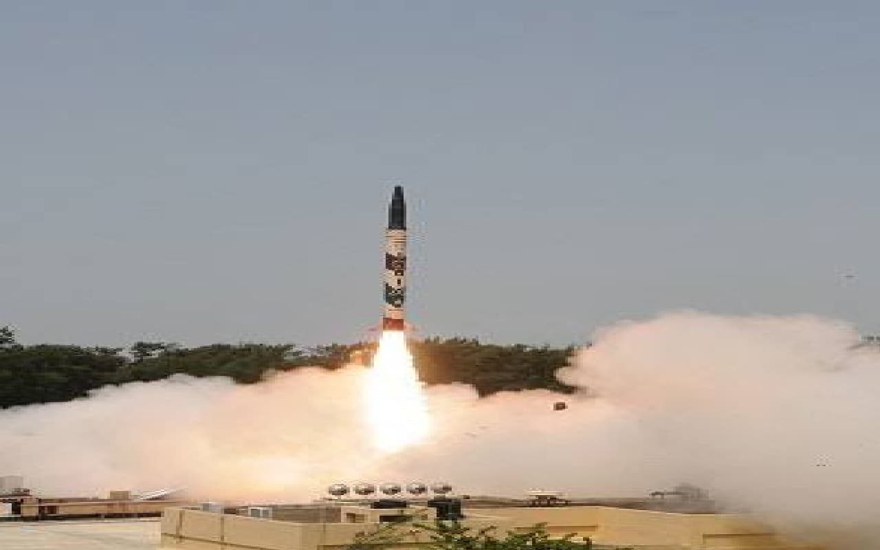 Ballistic Missile Agni-1: भारत ने अग्नि-1 बैलिस्टिक मिसाइल का सफल ट्रेनिंग लॉन्च किया, जानें इसकी खासियत