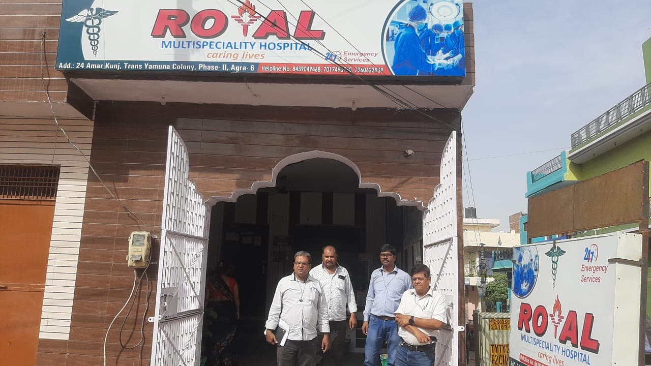 Agra News: भ्रूण हत्या का वीडियो वायरल होने के बाद स्वास्थ्य विभाग की टीम ने अस्पताल पर मारा छापा, हड़कंप