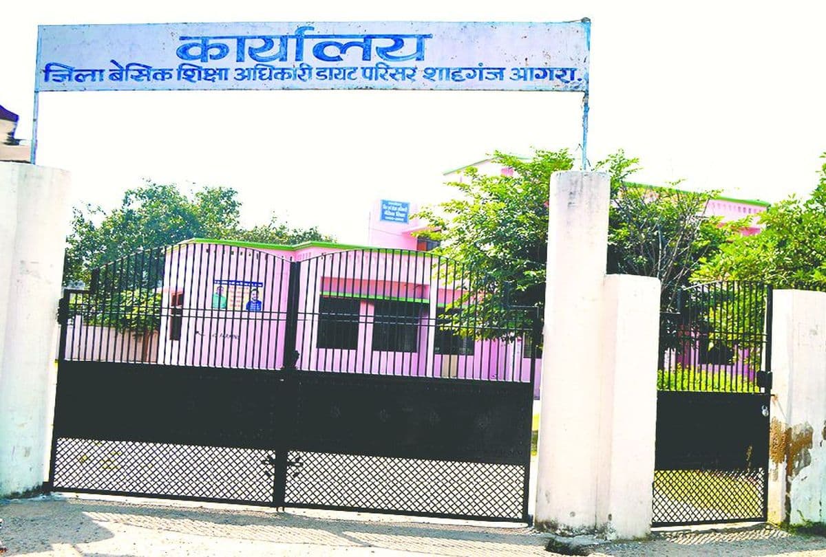 Agra News: परिषदीय विद्यालयों में गर्मी में कैसे पढ़ेंगे बच्चे? सैकड़ों स्कूलों में नहीं बिजली कनेक्शन