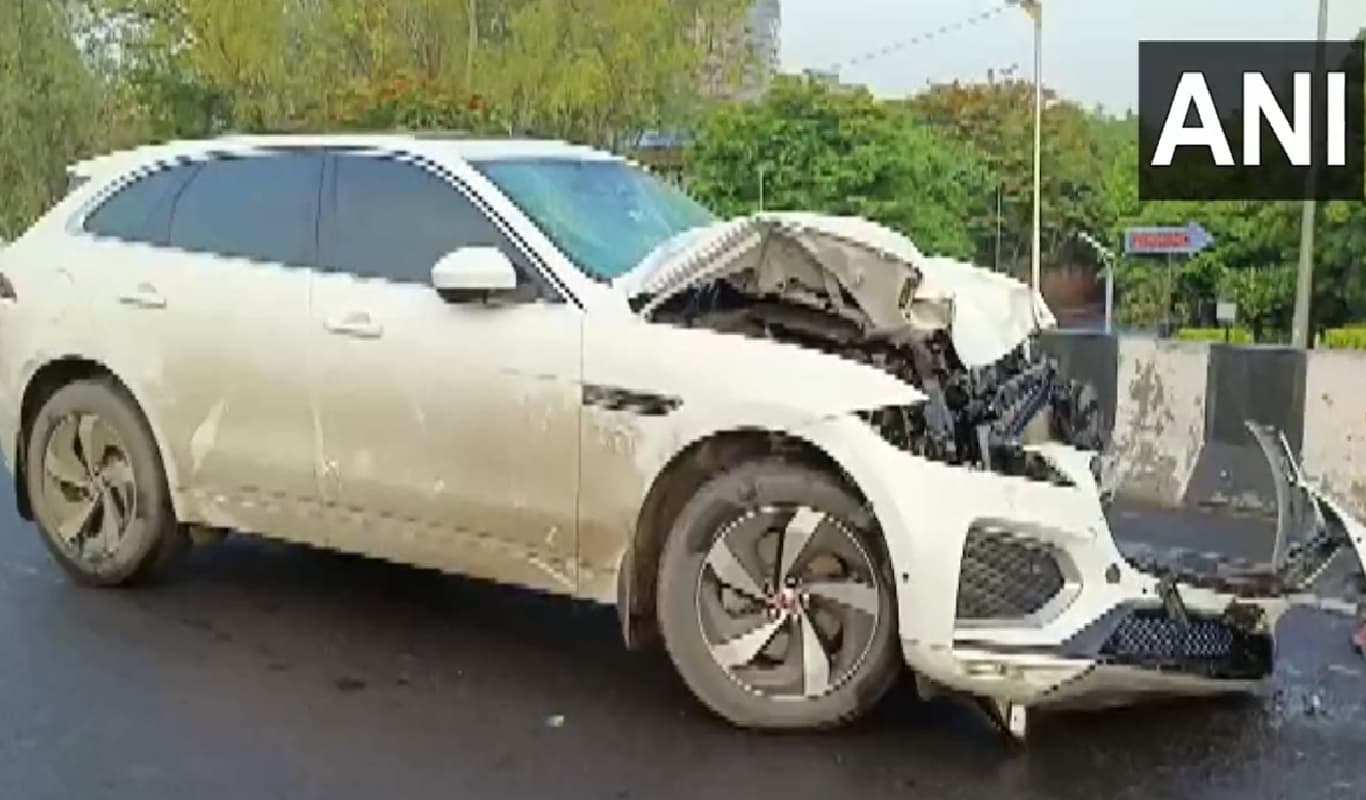 अहमदाबाद में सड़क हादसे को देख रहे लोगों को कार ने रौंदा, नौ लोगों की मौत, 13 घायल