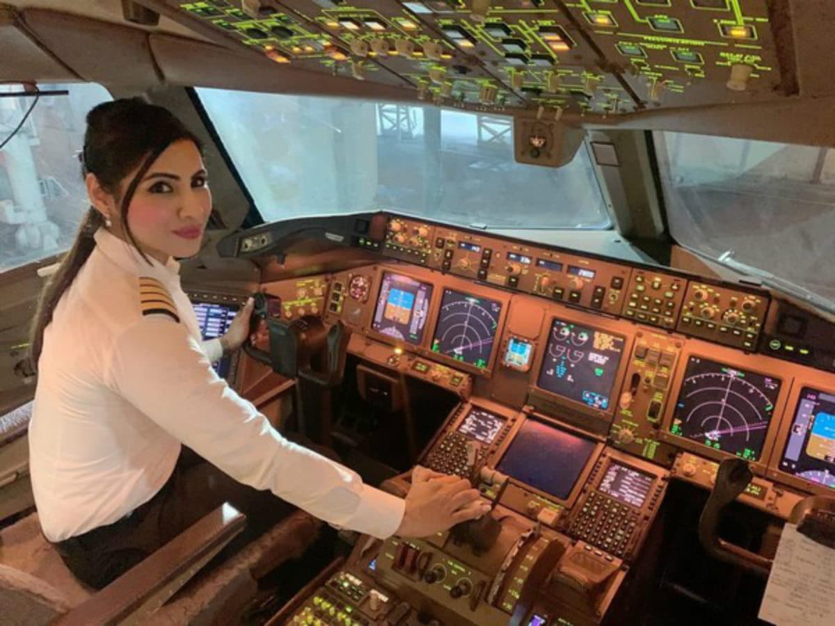 World’s Longest Flight Route: महिला पायलटों ने रचा इतिहास, बिना किसी पुरुष क्रू के उड़ायी 16000 KM फ्लाइट