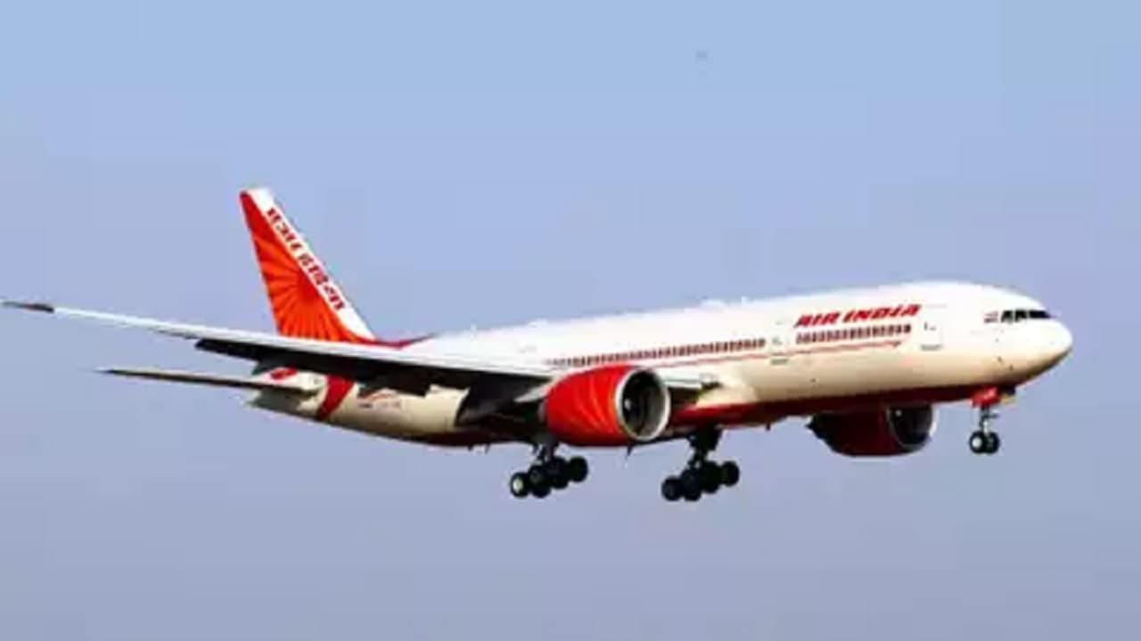 Delhi-Moscow Flight Suspended: भारत और रूस के बीच सीधी उड़ान सेवा पर लगी रोक, जानें क्या है पूरा मामला