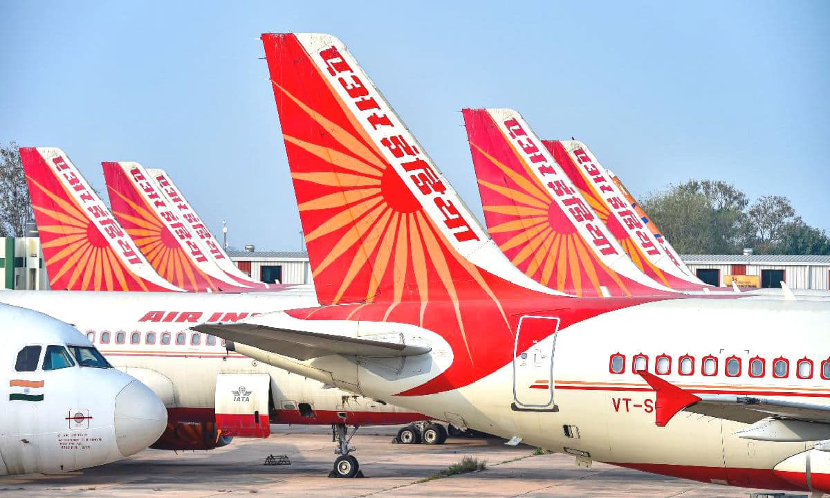Air India की फ्लाइट में महिला से बदसलूकी का एक और मामला, कंबल पर किया पेशाब, DGCA ने जारी किया नोटिस