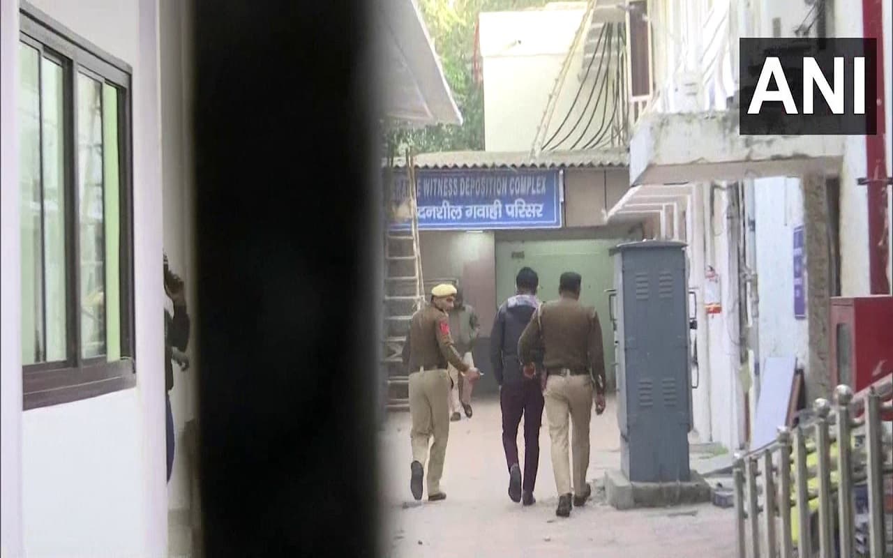 Air India Urination Case: सह-यात्री पर पेशाब करने के आरोपी शंकर मिश्रा को कोर्ट ने 14 दिन के लिए जेल भेजा