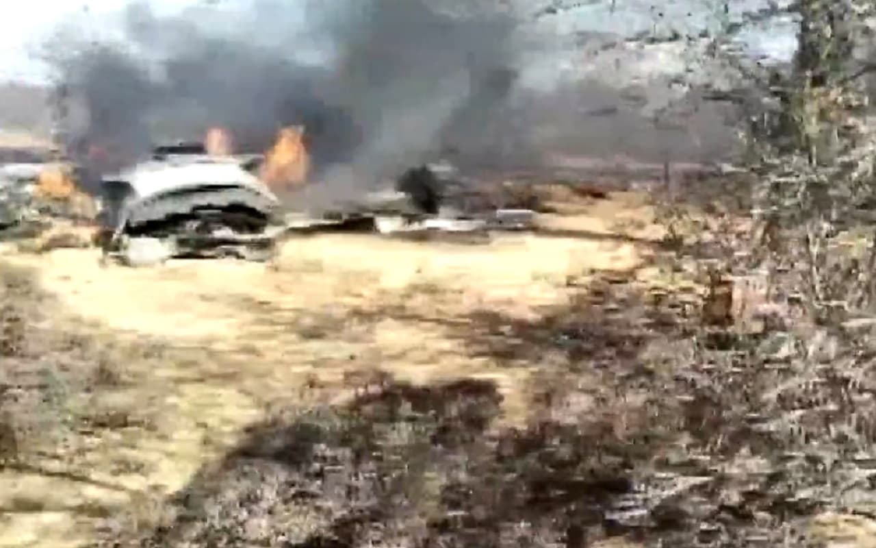 मध्य प्रदेश के मुरैना में वायुसेना के दो लड़ाकू विमान सुखोई और मिराज दुर्घटनाग्रस्त, जांच के आदेश