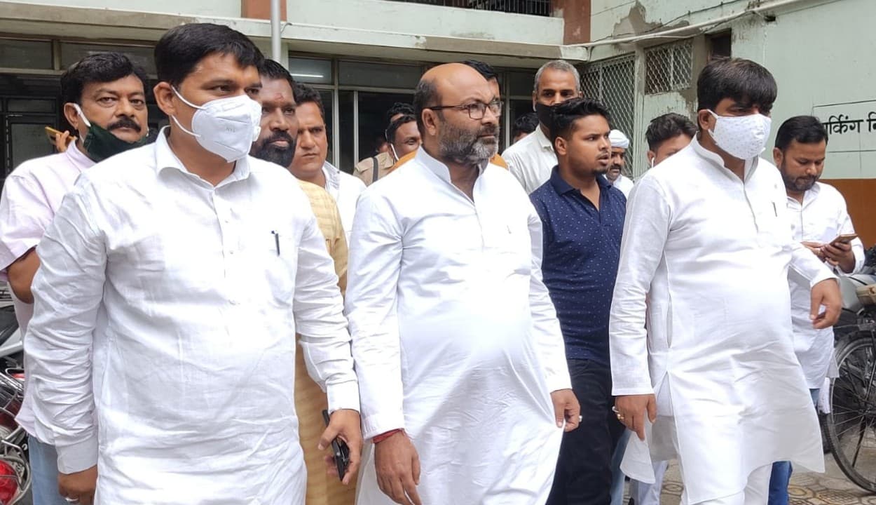 पेगासस मामले में प्रदर्शन कर रहे यूपी कांग्रेस प्रमुख अजय लल्लू गिरफ्तार, पुलिस से झड़प के बाद की गई कार्रवाई