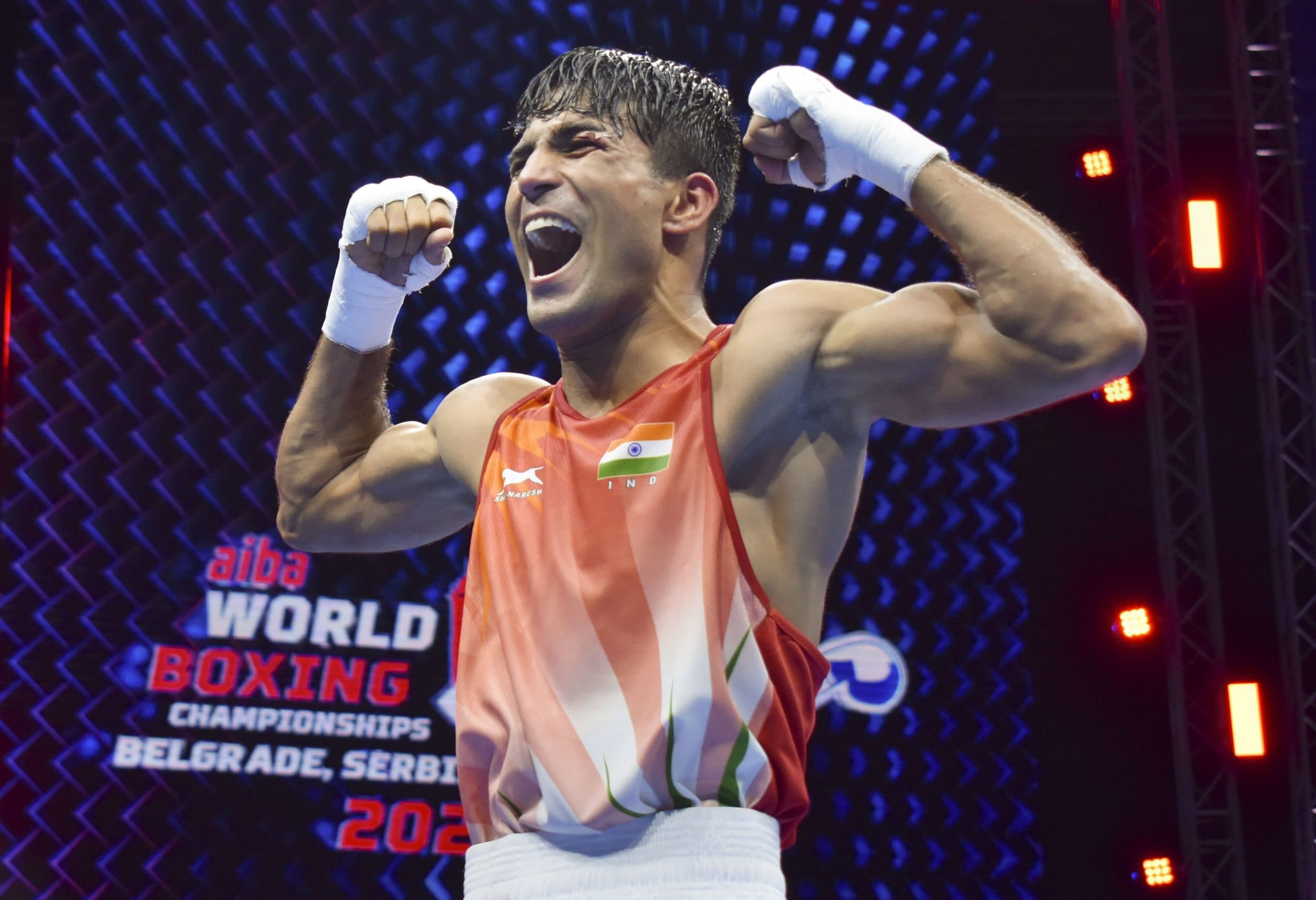 World Boxing Championships: मुक्केबाजी में भारत का पहला मेडल पक्का, निजी जिंदगी से परेशान आकाश सेमीफाइनल में