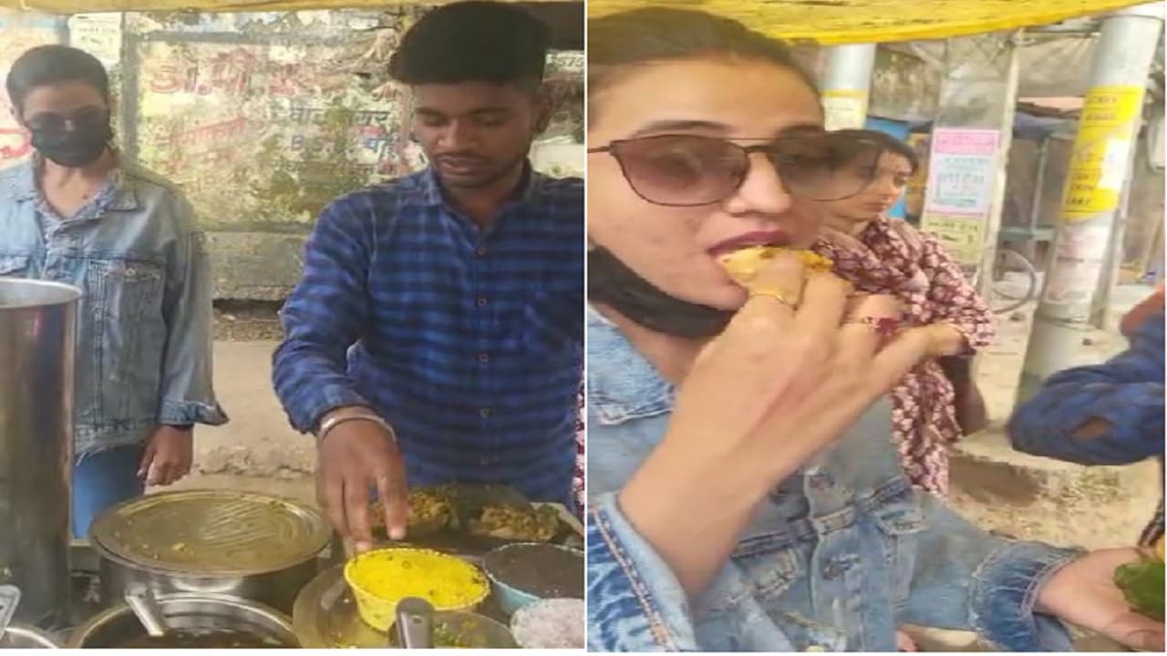 Akshara Singh ने रांची में सड़क किनारे बनाना सिखाया आलू कट, आप भी देखें वीडियो