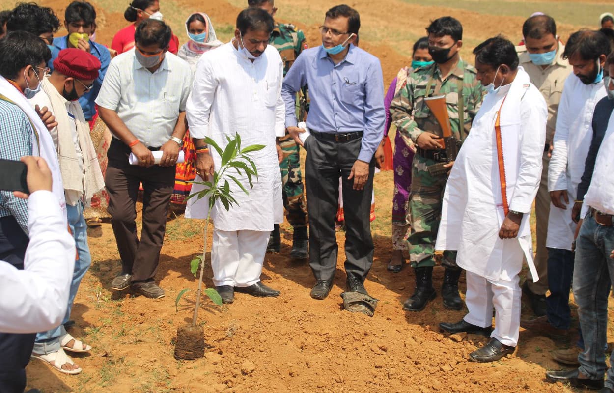झारखंड में 'पानी रोको पौधा रोपो' अभियान की शुरुआत, गांव का पानी गांव में व खेत का पानी खेत में रखने पर जोर