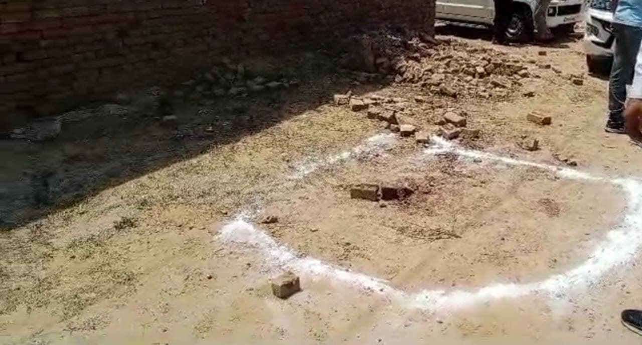 अलीगढ़: स्कूल गेट के सामने इंटरमीडिएट के छात्र की गोली मारकर हत्या, दो युवक गिरफ्तार, वजह पता कर रही पुलिस