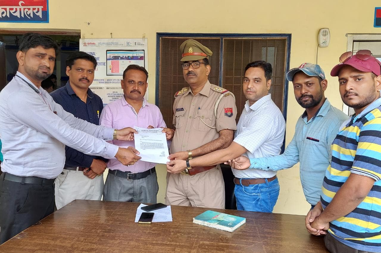 पोस्टर में सेनेटरी पैड पर श्रीकृष्ण की तस्वीर को लेकर अलीगढ़ में FIR, मुश्किल में प्रोड्यूसर-डायरेक्टर