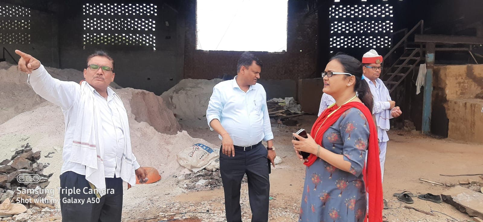 Aligarh News: यूरिया के कॉमर्शियल यूज पर 2 ट्रेडर्स मालिकों पर एफआईआर, जानें क्या है पूरा मामला?