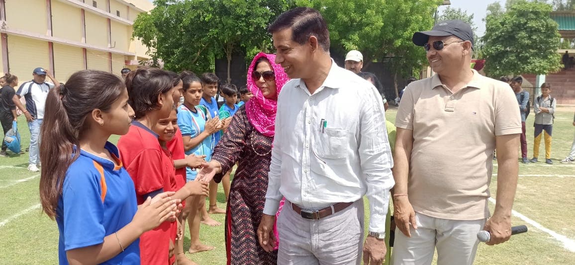 Aligarh Sports News: भीषण गर्मी में दिखा खिलाड़ियों का जुनून, मंडलीय खेलकूद में अलीगढ़ रहा चैंपियन