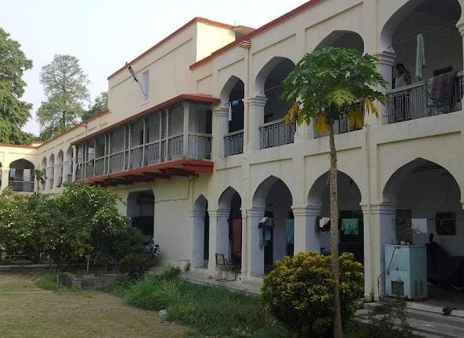 इलाहाबाद यून‍िवर्सि‍टी में कल अवैध कब्‍जा करने वालों से खाली कराया जाएगा हॉस्‍टल, नोट‍िस जारी