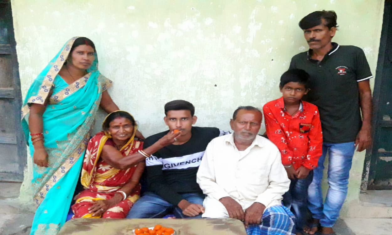 मजदूर का बेटा अमन बनेगा डॉक्टर, नीट परीक्षा में मिली सफलता