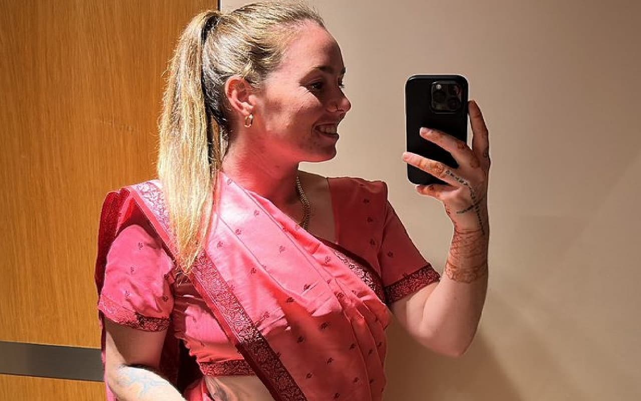 सूर्यकुमार यादव को छेड़ने वाली महिला क्रिकेटर को हो गया भारत से प्यार, साड़ी में शेयर की खूबसूरत तस्वीर